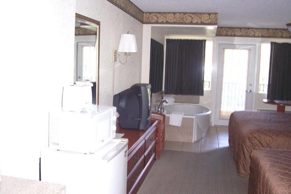 Country Inn & Suites By Radisson, Pigeon Forge South, Tn Екстериор снимка